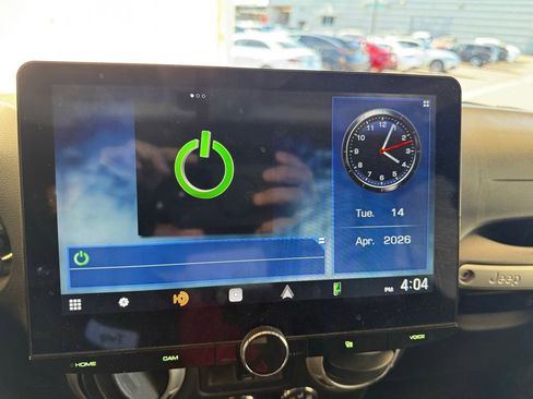 Used 2018 Jeep Wrangler Unlimited Sahara w/ Connectivity Group image 17