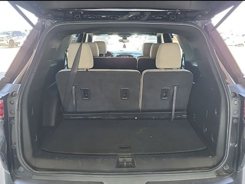 Used 2022 Chevrolet Traverse LS image 13