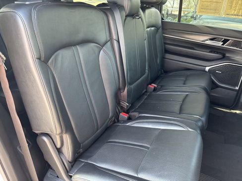 Used 2023 Jeep Wagoneer Series III w/ Preferred Equipment Group image 47