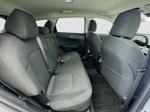 Used 2023 Kia Sportage LX image 18