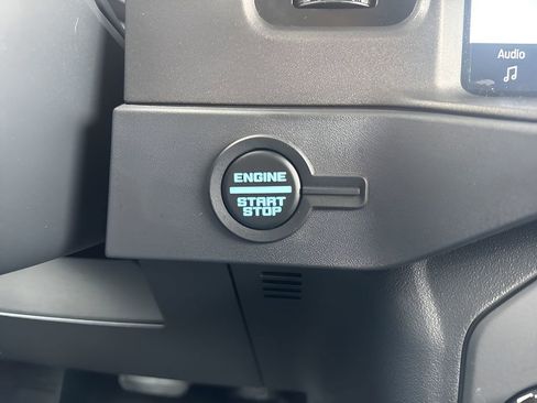 Used 2025 Ford Bronco Badlands image 21