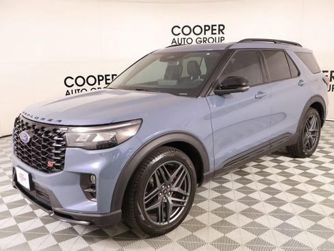 Used 2025 Ford Explorer ST w/ Sun And Sound Package AWD/4WD image 11