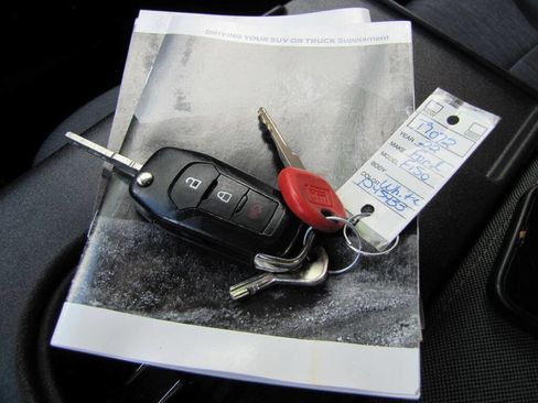 Used 2022 Ford F150 XL w/ Trailer Tow Package image 46