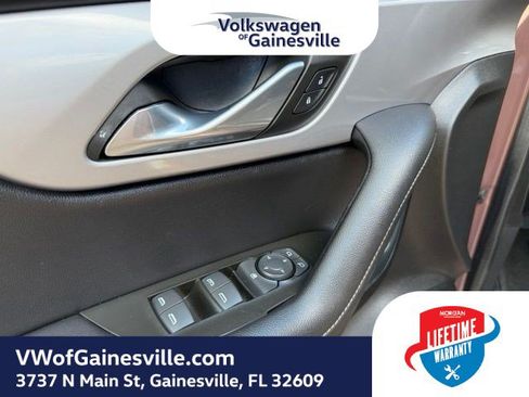 Used 2023 Chevrolet Blazer LT FWD image 17