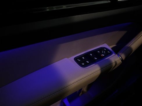 Used 2019 Porsche Cayenne E-Hybrid image 9