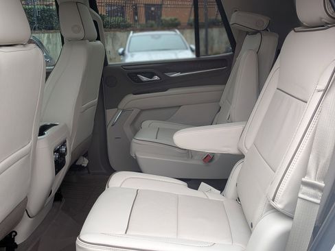 Used 2021 GMC Yukon Denali w/ Denali Premium Package image 29