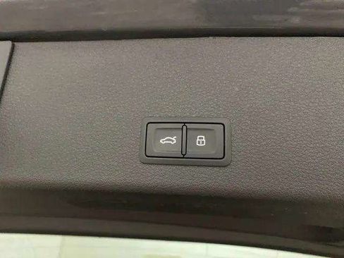 Used 2024 Audi Q8 e-tron Premium AWD/4WD image 10