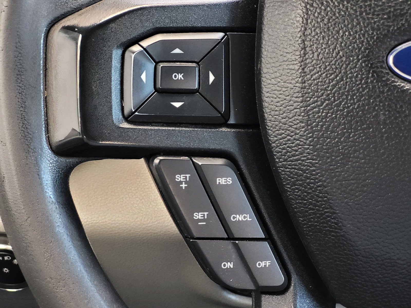 Used 2017 Ford F550 2WD Regular Cab Super Duty image 19