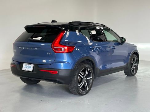 Used 2021 Volvo XC40 T5 R-Design w/ Advanced Package image 4