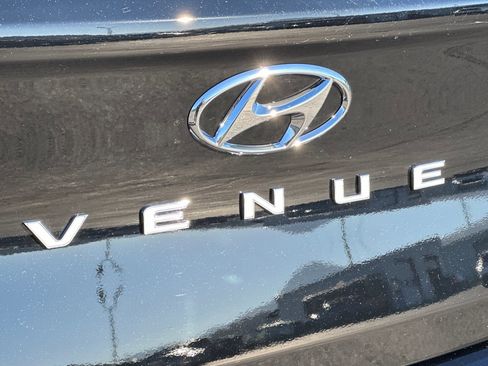 New 2026 Hyundai Venue SEL image 25