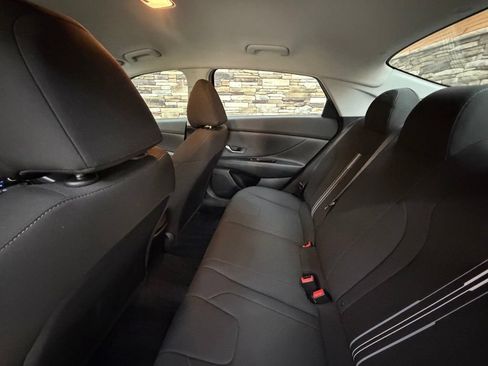 Used 2023 Hyundai Elantra SEL FWD image 39