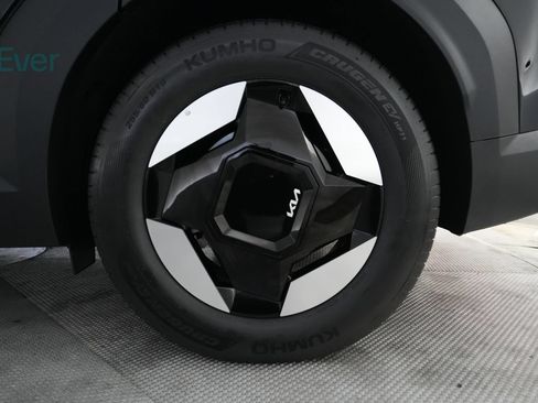 Used 2026 Kia EV9 Light RWD image 9