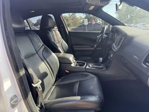 Used 2019 Dodge Charger SXT image 14