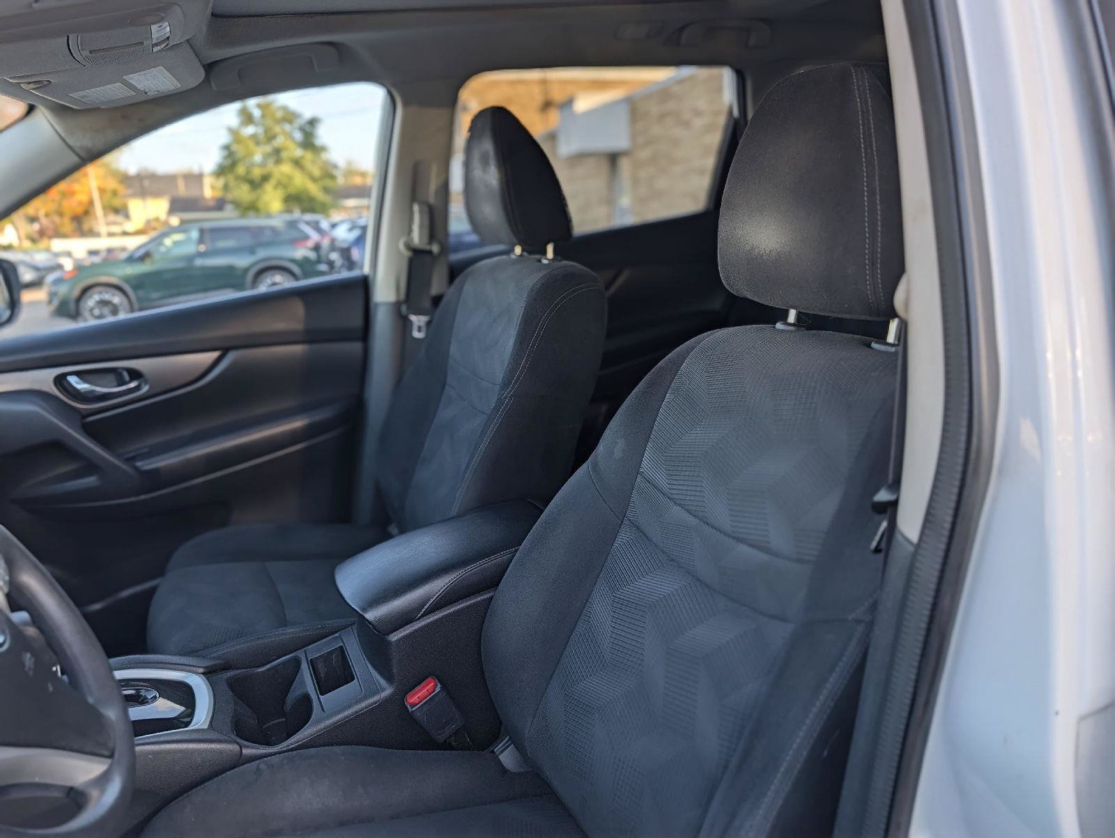 Used 2014 Nissan Rogue SV w/ SV Premium Package AWD/4WD image 18