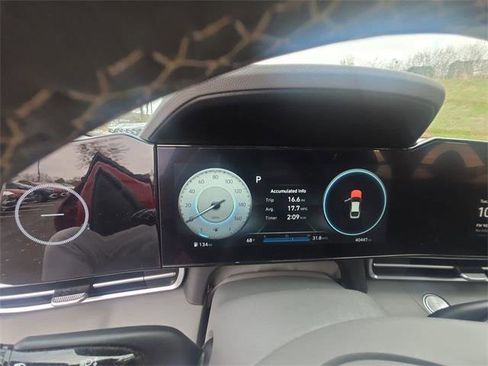 Certified 2023 Hyundai Elantra SEL w/ Convenience Package image 15