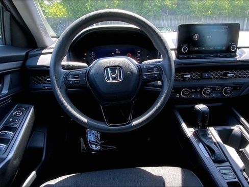 Used 2024 Honda Accord EX image 4