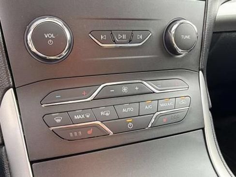 Used 2019 Ford Edge SEL w/ Equipment Group 201A AWD/4WD image 18