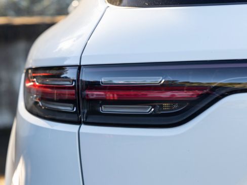 Certified 2023 Porsche Cayenne S image 17