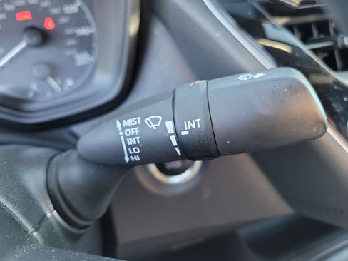 Certified 2025 Toyota Corolla SE image 29