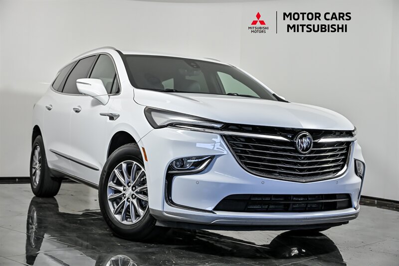 Used 2022 Buick Enclave Premium FWD image 1