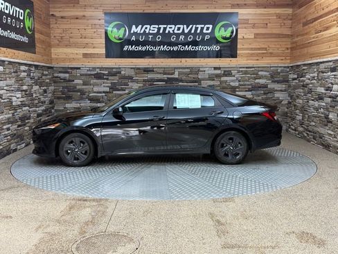 Used 2022 Hyundai Elantra SEL w/ Convenience Package image 6