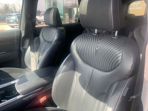 Used 2023 Hyundai Palisade Calligraphy image 15