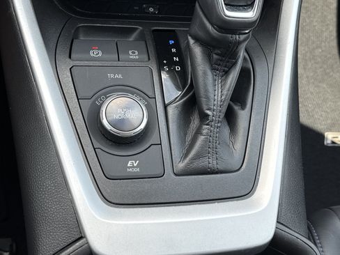 Used 2021 Toyota RAV4 XSE AWD/4WD image 30