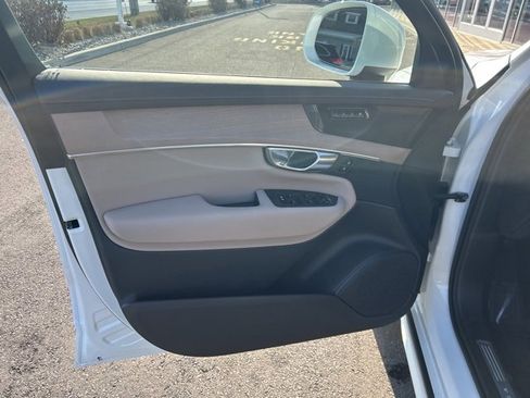 Used 2025 Volvo XC90 B5 Plus image 16
