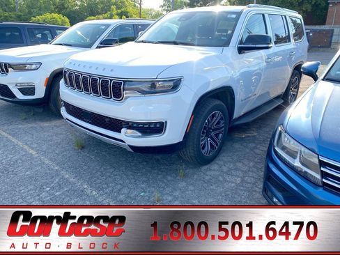 Used 2024 Jeep Wagoneer Series II AWD/4WD image 1