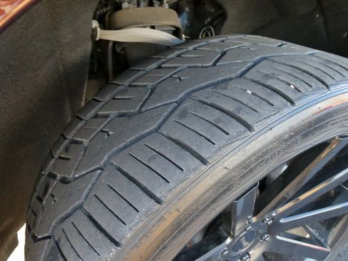 Used 2023 GMC Yukon SLT w/ SLT Premium Package image 11