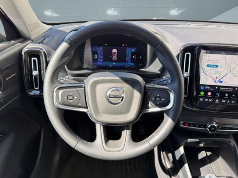 Used 2023 Volvo XC40 B5 Ultimate w/ Protection Package Premier image 17