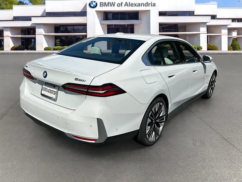 Used 2026 BMW 530i xDrive w/ Premium Package AWD/4WD image 7