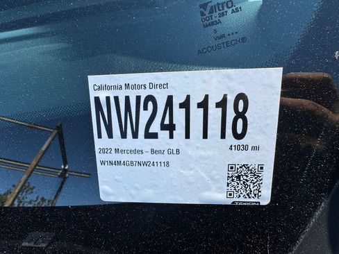 Used 2022 Mercedes-Benz GLB 250 w/ Premium Package Lite image 21