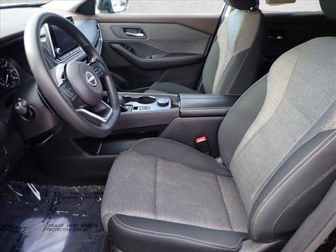 Used 2022 Nissan Rogue SV image 11