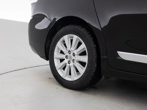 Used 2014 Toyota Sienna Limited w/ Limited Premium Package image 19