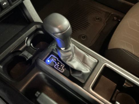 Certified 2023 Toyota Tacoma TRD Off-Road image 22