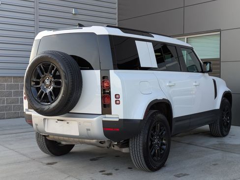 Used 2025 Land Rover Defender 110 S image 7