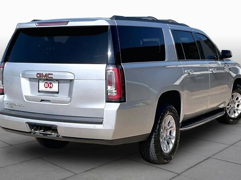 Used 2018 GMC Yukon XL SLT w/ Open Road Package AWD/4WD image 11