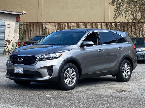 Used 2019 Kia Sorento FWD image 2