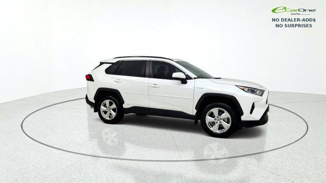 Used 2021 Toyota RAV4 XLE Premium AWD/4WD image 10