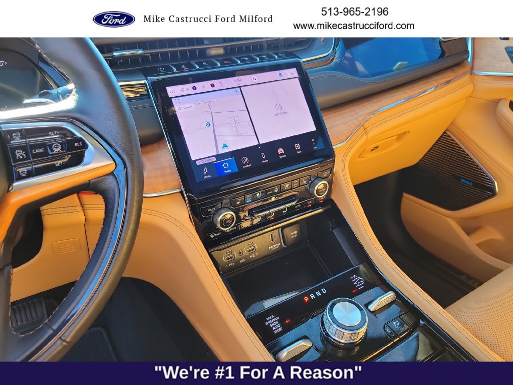 Used 2025 Jeep Grand Cherokee Summit AWD/4WD image 13