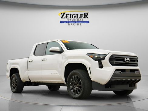 Used 2024 Toyota Tacoma SR5 AWD/4WD image 1
