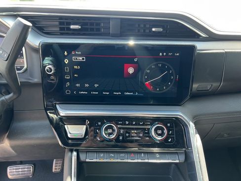 Used 2025 GMC Sierra 2500 Denali w/ Denali Reserve Package AWD/4WD image 16