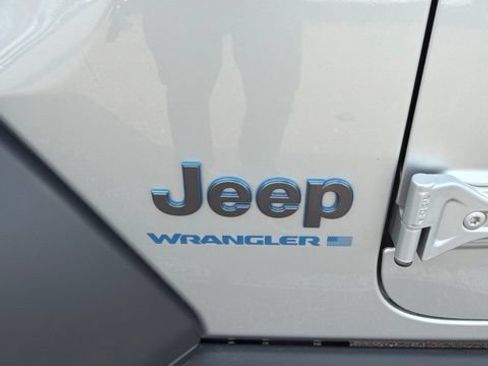 Used 2023 Jeep Wrangler Unlimited Rubicon 4xe AWD/4WD image 26