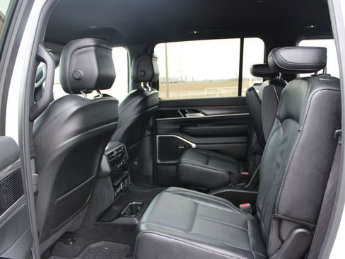 Used 2024 Jeep Wagoneer Series II image 24