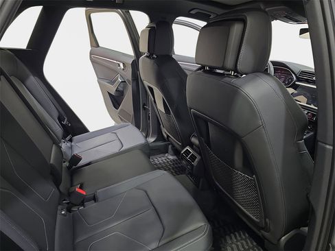 Used 2024 Audi Q3 2.0T Premium Plus w/ Premium Plus Package image 13