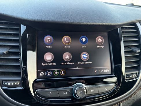 Used 2021 Chevrolet Trax LT w/ LT Convenience Package image 41