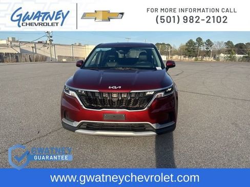 Used 2024 Kia Carnival LX image 2