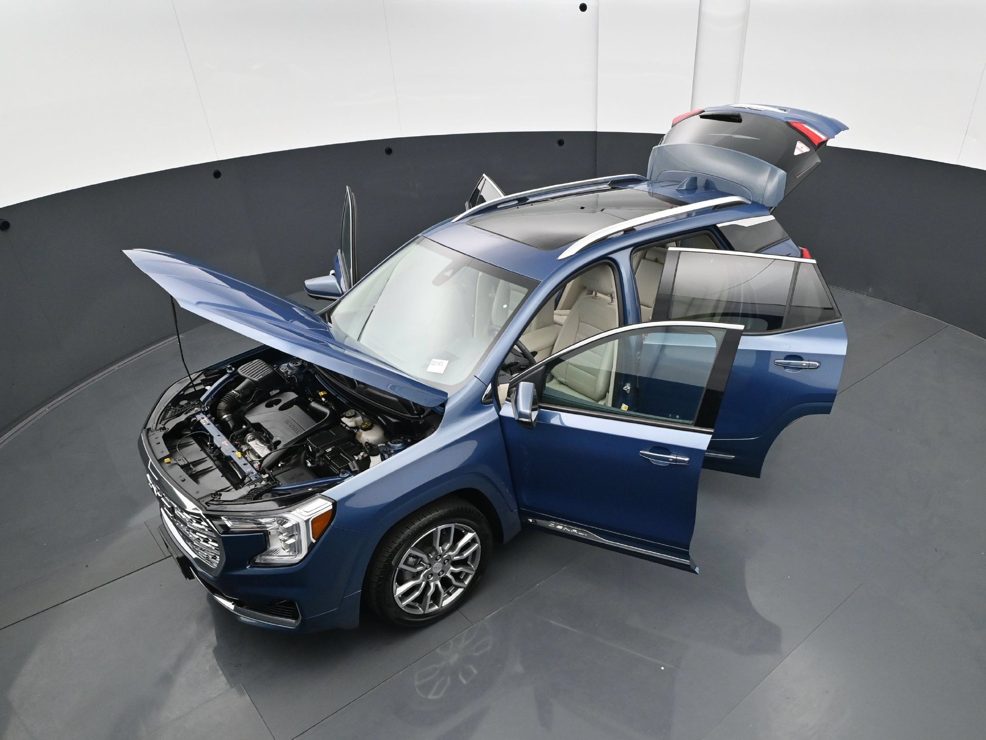 Used 2024 GMC Terrain Denali w/ Denali Premium Package AWD/4WD image 43