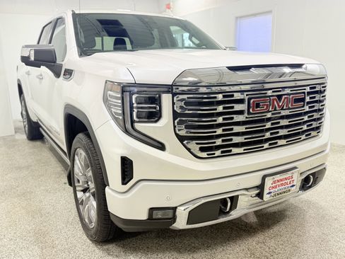 Used 2024 GMC Sierra 1500 Denali image 1